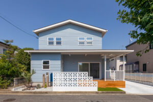 サーファーズハウス 外観 カバードポーチ